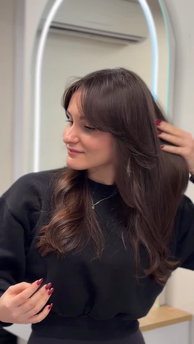 Yüz hatlarına özel tasarlanan kusursuz bir kesim… ✨
Zarafet, profesyonel dokunuş ve güçlü bir stilin buluşması.
#luxuryhair #umutdemironline #saçtasarımı #kadınkuaförü #profesyonelsaç